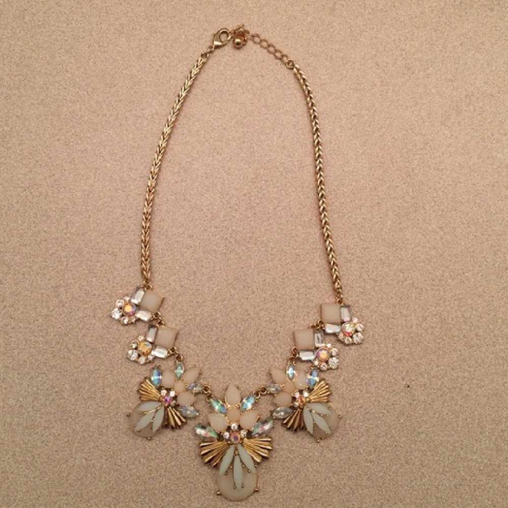 Gorgeous statement necklace